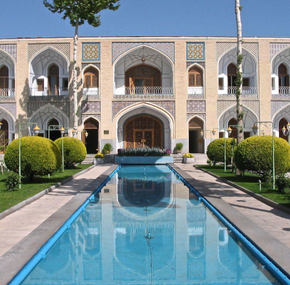 esfahan hôtel abbasi jardin avec pièce d’eau